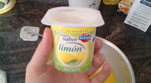 Bizcocho de yogur de limón