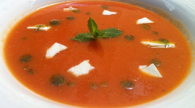 Sopa de tomates casero