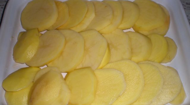 Muslos de pollo al horno con patatas