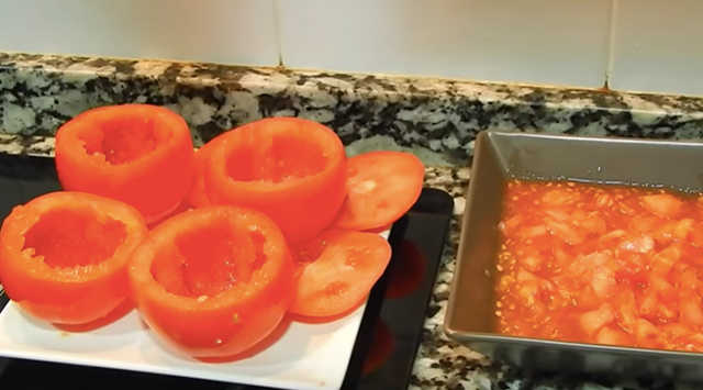 Tomates rellenos al horno
