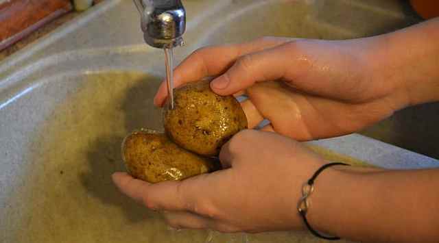Patatas rellenas de morcilla