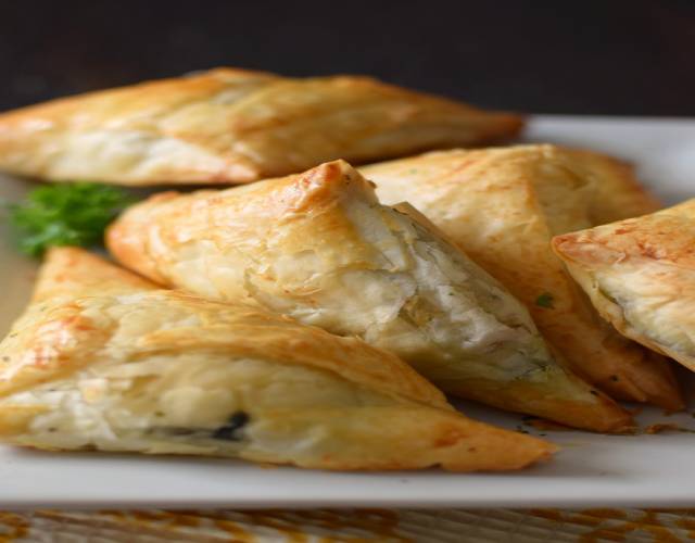 Receta de Tiropita, pastelito griego con masa filo