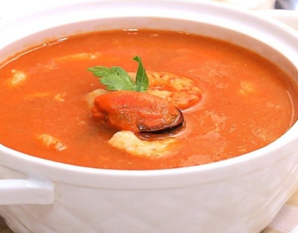 Sopa de pescado a la italiana