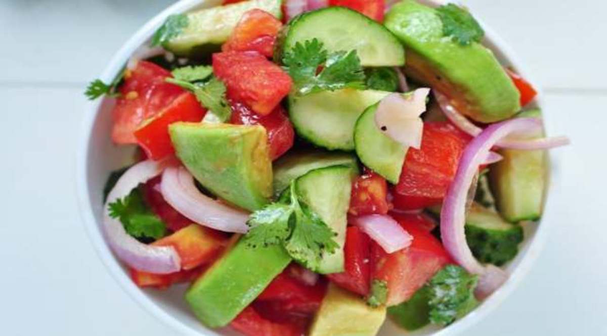 Receta de Ensalada de Aguacate, Pepino y Tomate
