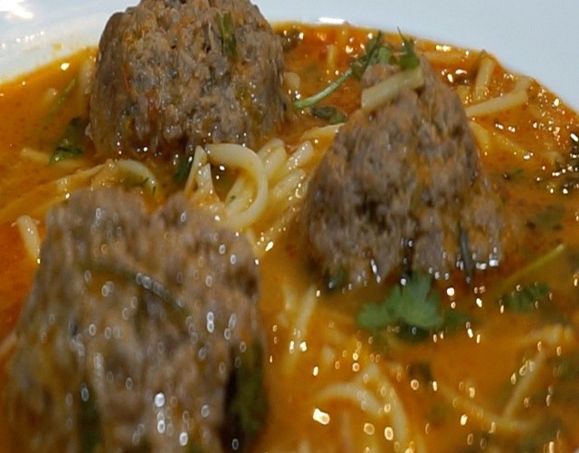 Receta De Sopa De Albóndigas Con Fideos